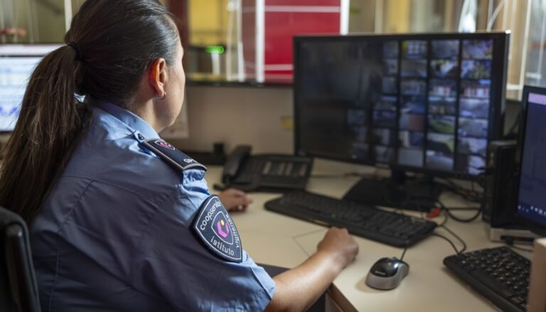 come diventare guardia notturna requisiti e opportunita di lavoro