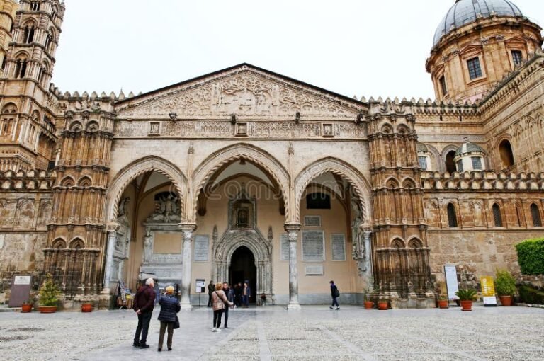 Cos'è Santa Maria Vetere ad Andria e Perché Visitarla 12 facciata storica della chiesa di santa maria vetere