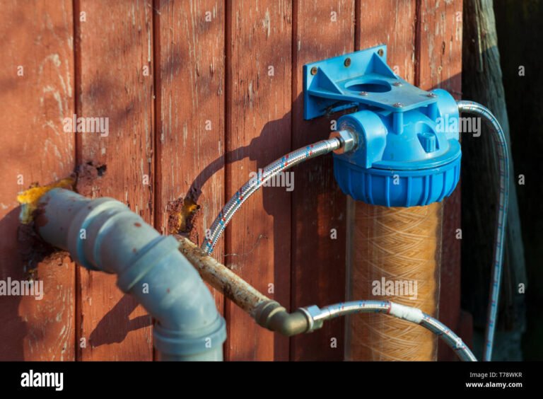filtro acqua montato su tubo casa