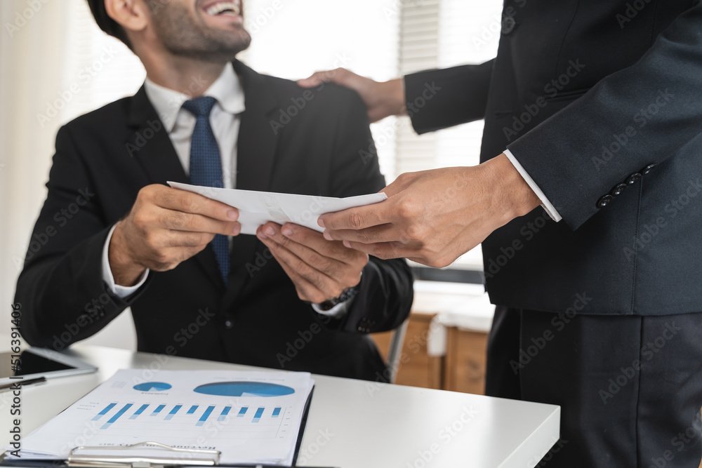 Come Funziona L’Anticipo Sul TFR Per I Dipendenti Privati