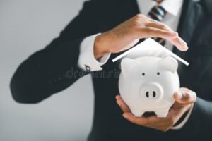 mani che proteggono una cassaforte bancaria