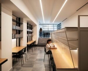 mattinata lavorativa in ufficio a roma