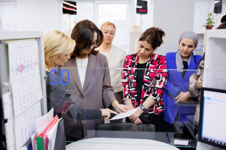 persone che ricevono assistenza burocratica