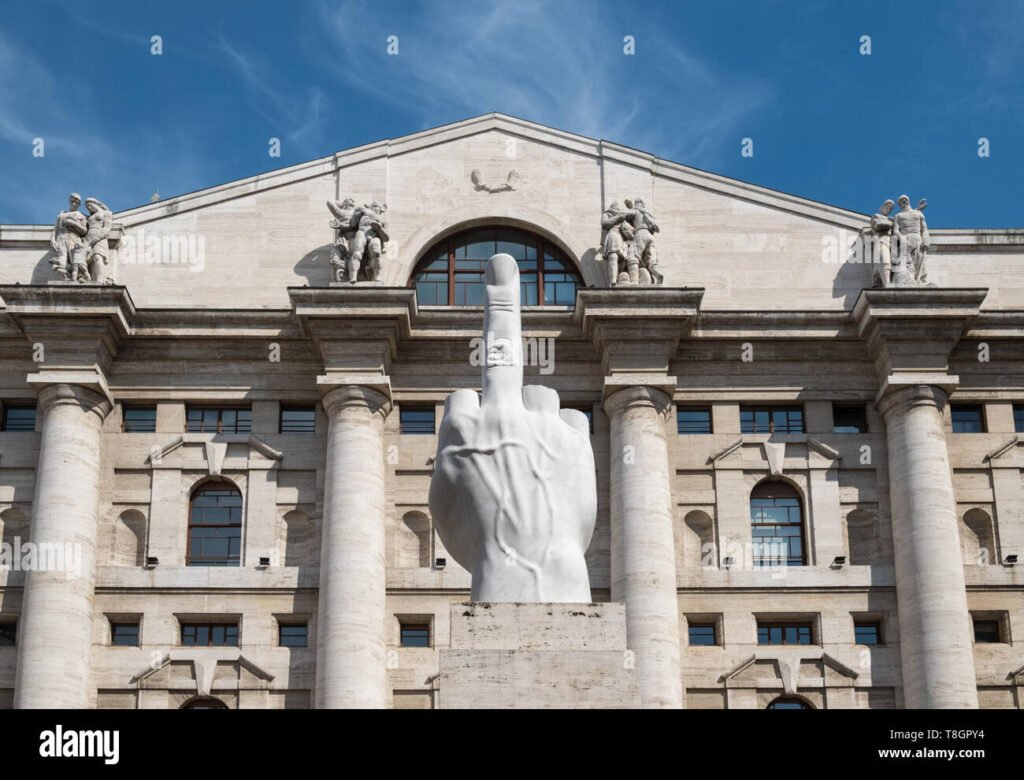scorcio panoramico della borsa di milano