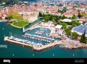 vista panoramica del porto di riva del garda